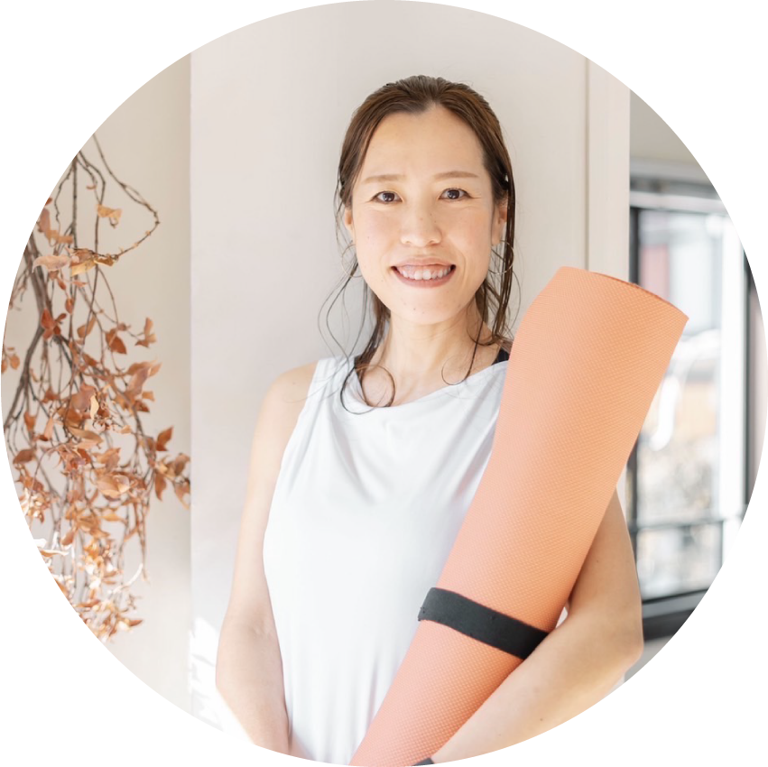 八尾・JR久宝寺駅 近くのヨガ教室・ピラティススタジオのインストラクターTOMO